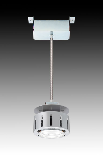 免震対応のLED高天井用照明器具「LEDioc HIGH-BAY α 免震吊下形」を